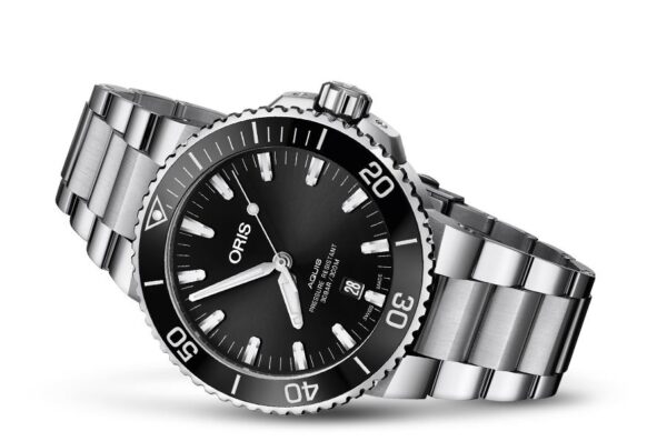 ORIS AQUIS DATE METALBRACELET STEEL POLISHED